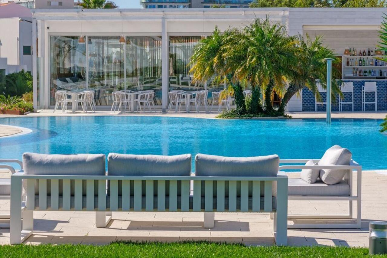 Malibu Foz Hotel - La Maison Younan Figueira da Foz Exterior photo The pool at the hotel