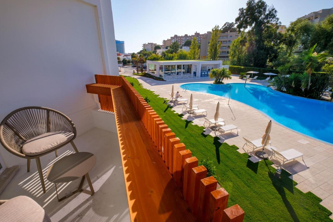 Malibu Foz Hotel - La Maison Younan Figueira da Foz Exterior photo The swimming pool at the hotel