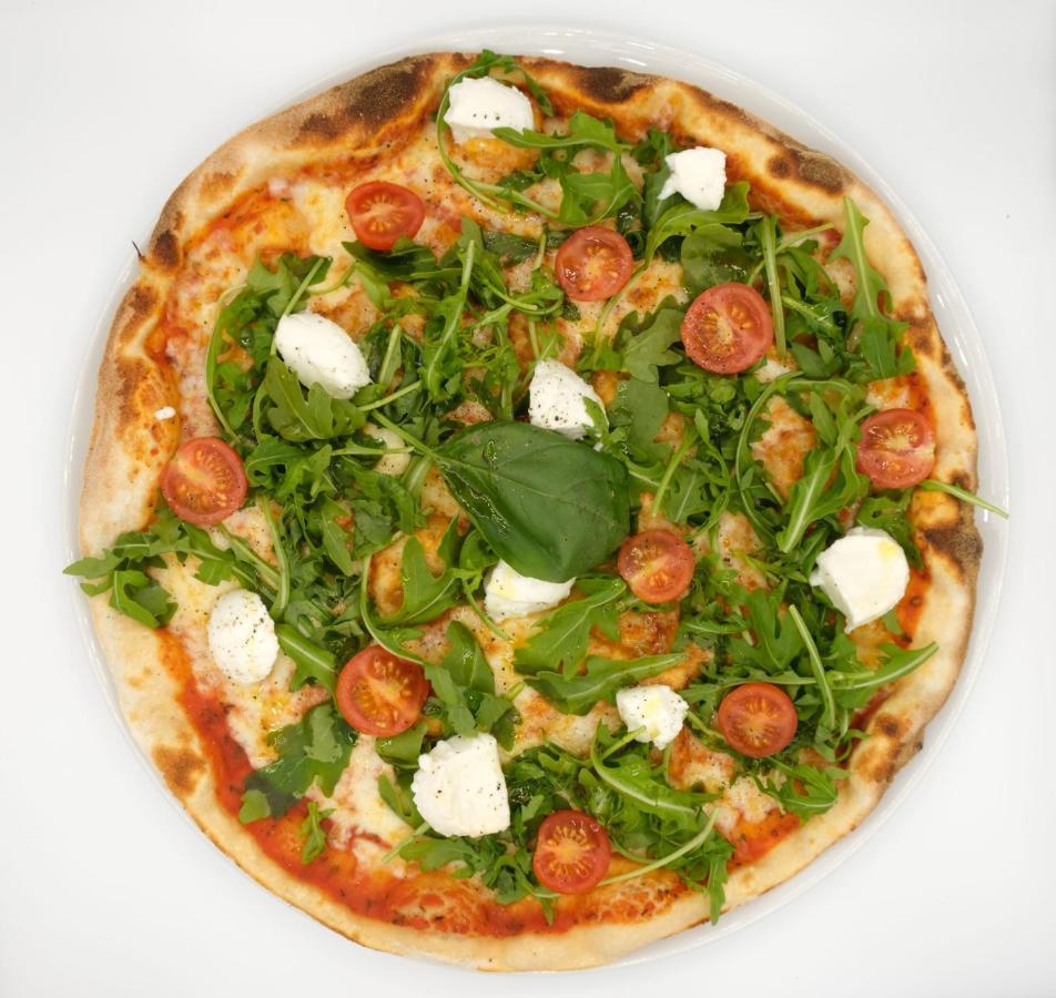 Malibu Foz Hotel - La Maison Younan Figueira da Foz Exterior photo A pizza with rocket