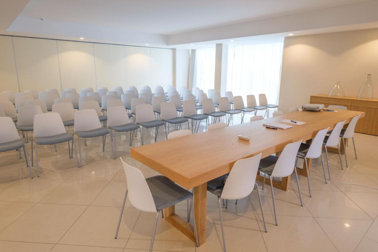 Malibu Foz Hotel - La Maison Younan Figueira da Foz Exterior photo The boardroom at the University of East London