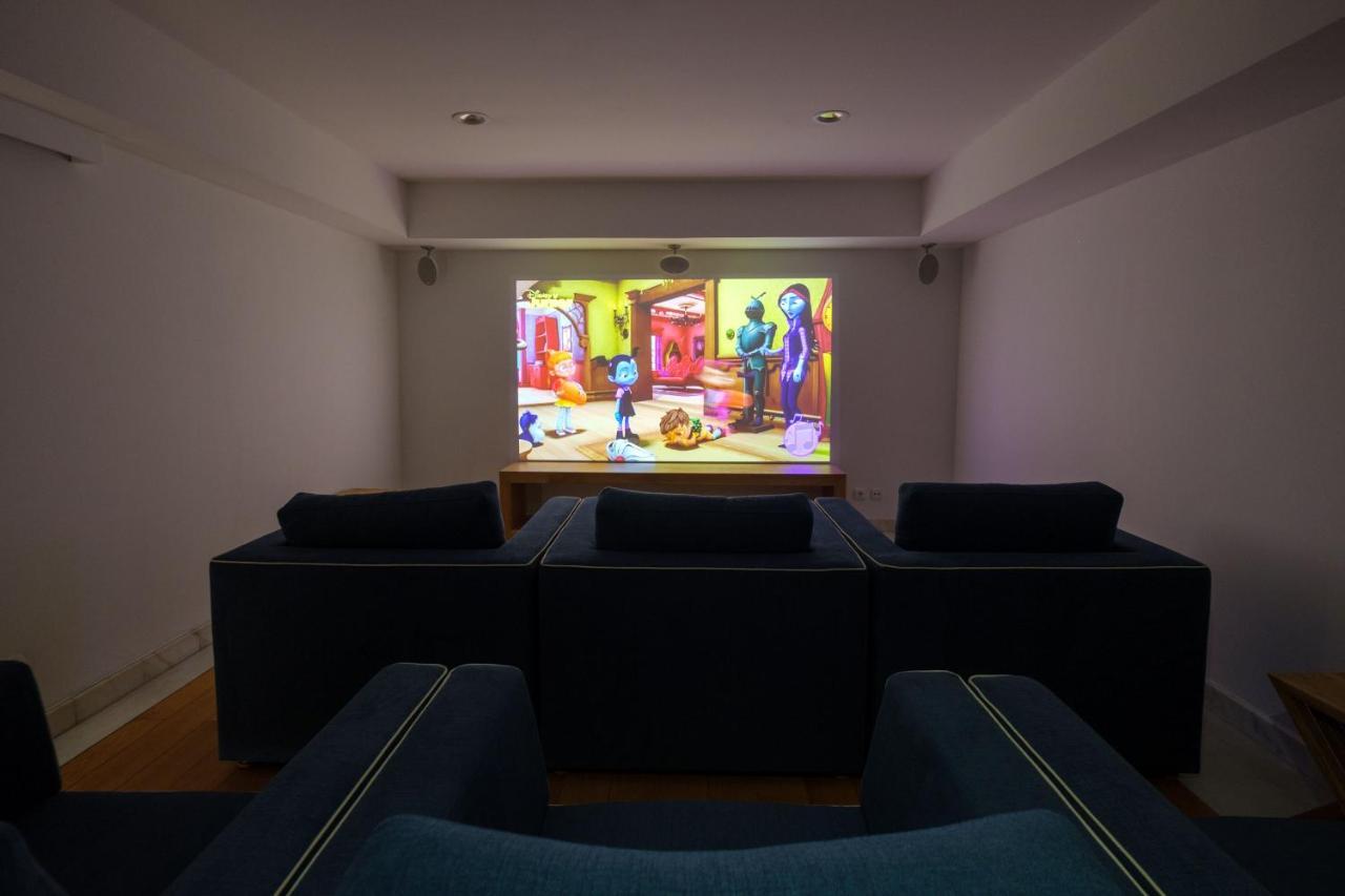 Malibu Foz Hotel - La Maison Younan Figueira da Foz Exterior photo A home theater